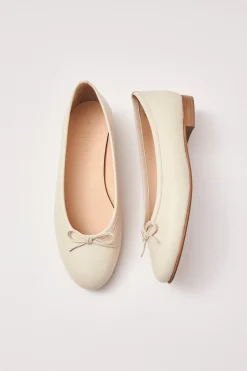 Shoes^Amour Vert Alohas Oriana Leather Ballet Flats Cream