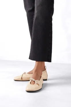 Shoes^Amour Vert Alohas Rosalind Leather Ballet Flat Cream