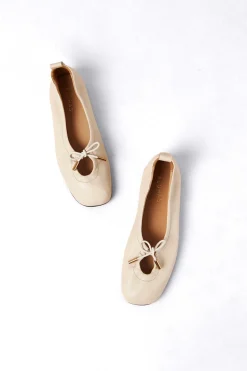 Shoes^Amour Vert Alohas Rosalind Leather Ballet Flat Cream