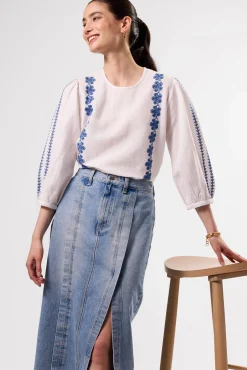 Tops|Clearance^Amour Vert Placed Embroidery Blouse WhiteCobaltEmbroidery